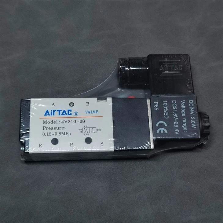AIRTEC 4V210-08 DC 24V-4